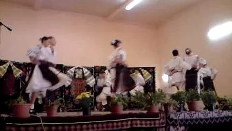 Ansamblul de dans Lozioara part2