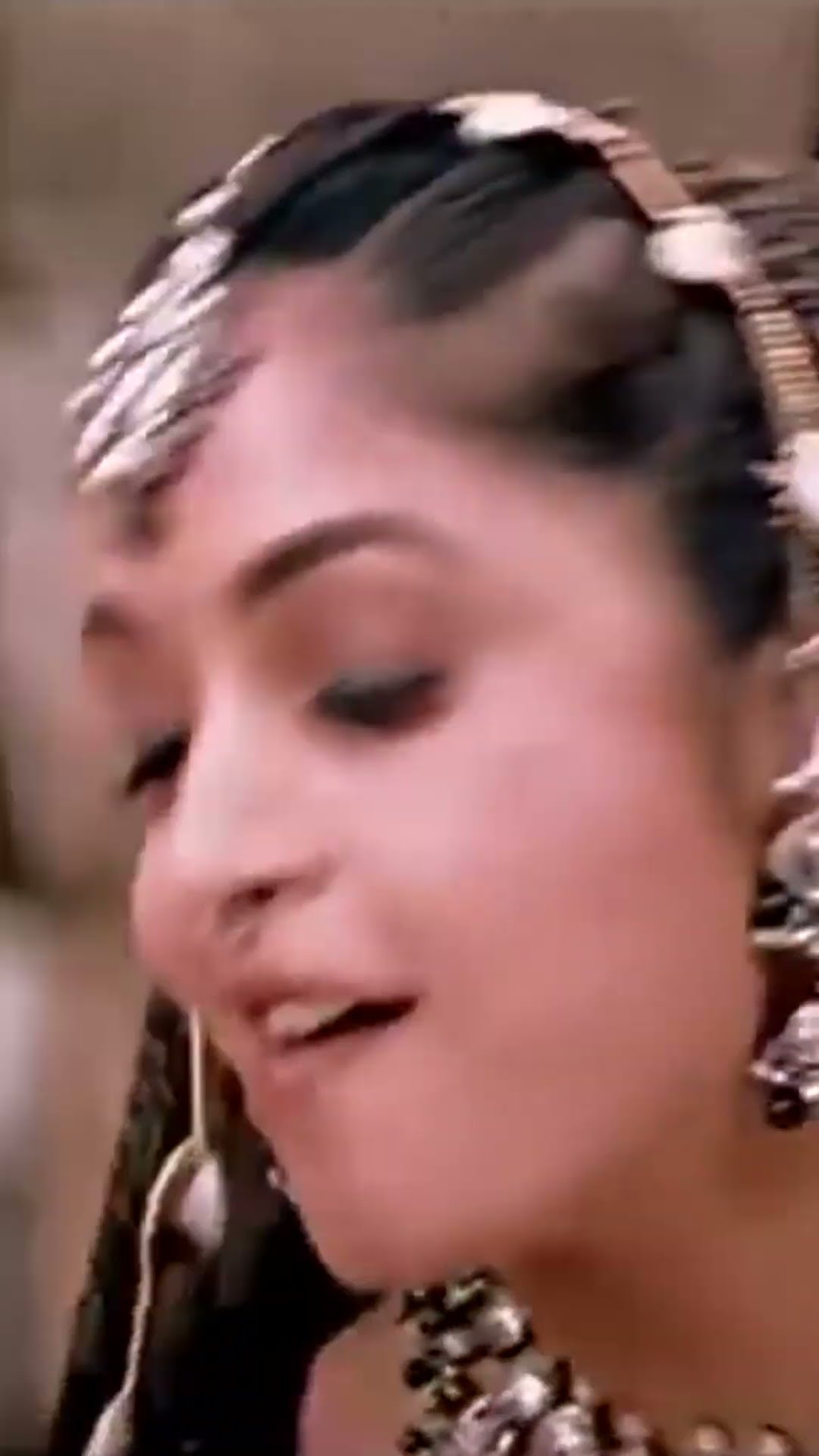 Bottle Ko Bina Chue Chiranjeevi Ne Phool Bahar Nikaal Liya #RamyaKrishnan #Chiranjeevi  #Shorts
