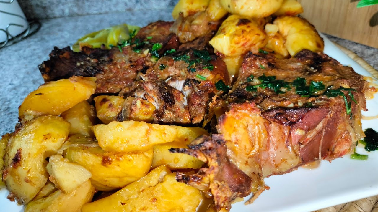 عشاء خفيف😍بطاطا كوشة مع لحم الديك الرومي محمر في الكوكوط Turkey roast in casserole