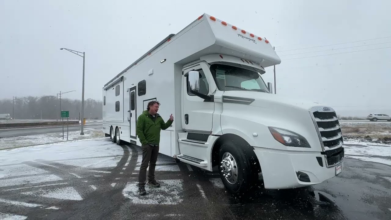AVAILABLE 2026 Renegade Classic 45 CBF 2 Full Bath Bunkhouse on a 600HP Freightliner Cascadia Luxury