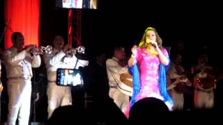 Jenni Rivera - Como tu mujer - Micrófono al revés.