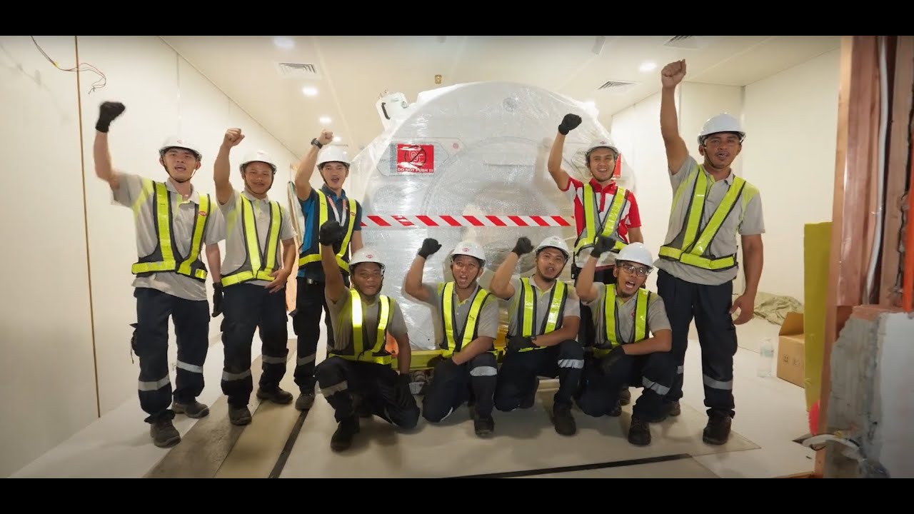 Malaysia's First GE Healthcare SIGNA Hero 3T MRI to HUKM - YouTube