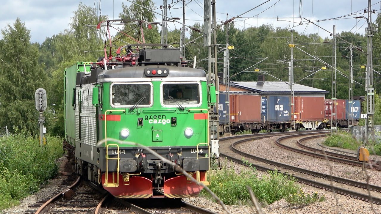 Tåg i Katrineholm - med X2000 dubbeltåg och Tåg i Bergslagen