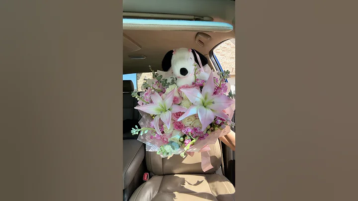 snoopy 💗🎀 #shortsviral #shorts #snoopy #bouquet #florist #fy #htx #gf #forher #flowergift #parati