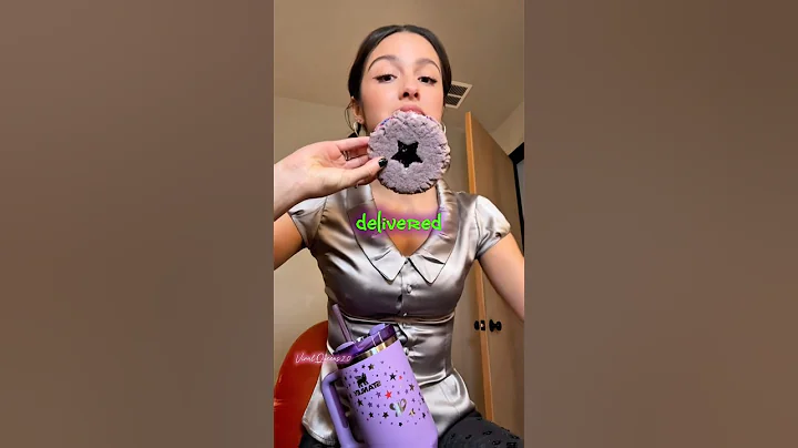 Olivia Rodrigo’s Crumbl Cookie Review Deserves an Oscar 👀🍪#oliviarodrigo #shorts