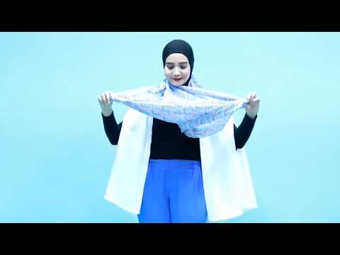 Zaskia Sungkar Tutorial Hijab Segi Empat : Gaya Casual 