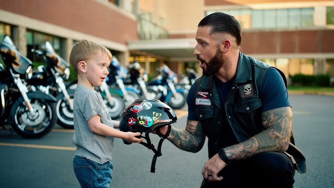 Sick Boy Gave His Bike Helmet to a Hells Angel—Next Morning, 100 Bikers Escorted Him Home - YouTube