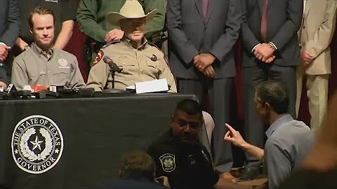 Beto O'Rourke calls out Gov. Abbott's 'inaction' at Texas school shooting press conference | FOX 7 A