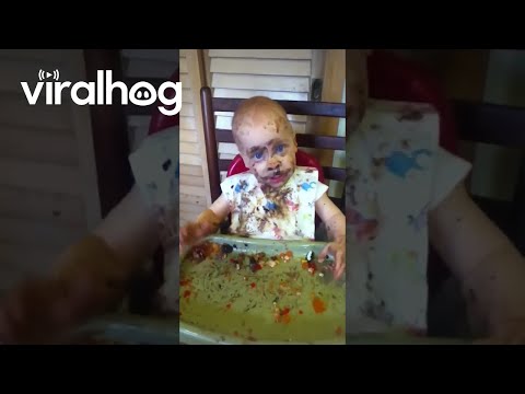 Twin Boys Tackle the Same Treat Differently || ViralHog