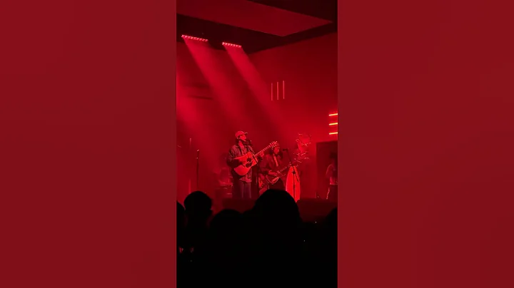 Catwalk - Gong H 3 F x Phum Viphurit  live at manchild reimagined concert