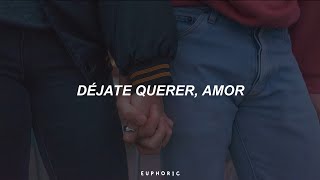 Maná - Clavado en Un Bar (Letra/Lyrics)