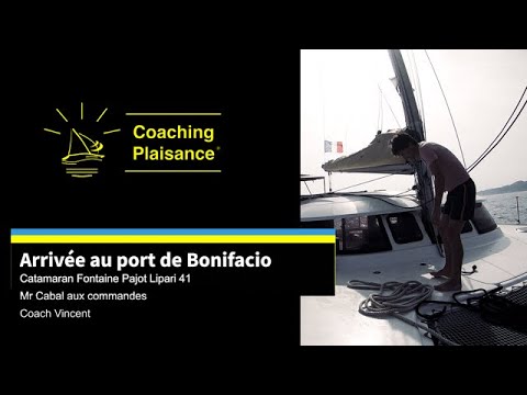 On arrive à Bonifacio en catamaran