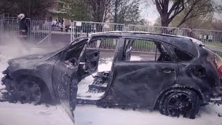 Мужчину Без Сознания Вытащили из Горящего Авто. Мужчину Без Сознания Вытащили из Горящего Авто.