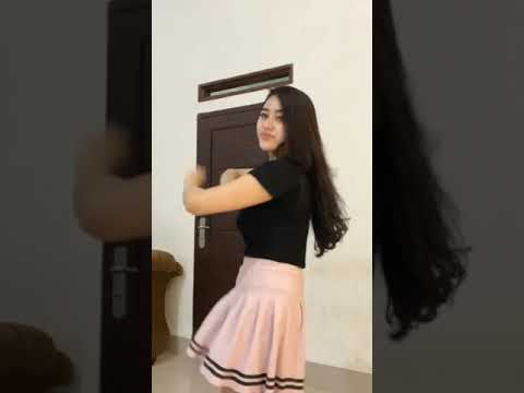 (STYLE) baju ketat rok mini hot || Goyang tiktok hot hits terbaru