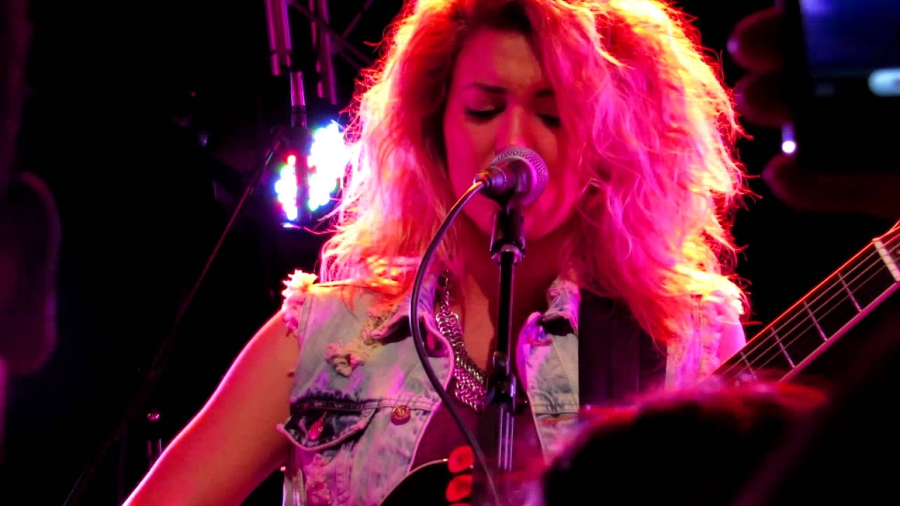 Tori Kelly - Stained (Live in Downtown Nashville)