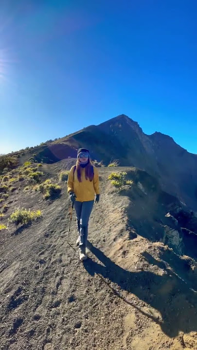 Puncak rinjani menuju plawangan #gunungindonesia #pendakian #pendakiindonesia #travel #infopendaki