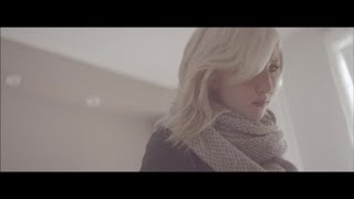 Miniatura del video "INGRID ST-PIERRE - Feu de Bengale (Vidéoclip officiel)"