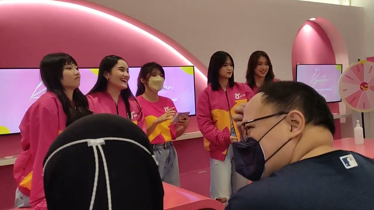 Anteraja Quiz by Shani, Ashel, Muthe, & Adel JKT48 at Anteraja Meet & Great 9/12/2022