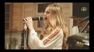 Video thumbnail of "Veronika Rabada - Listom jabloní (Ľudová pieseň)"