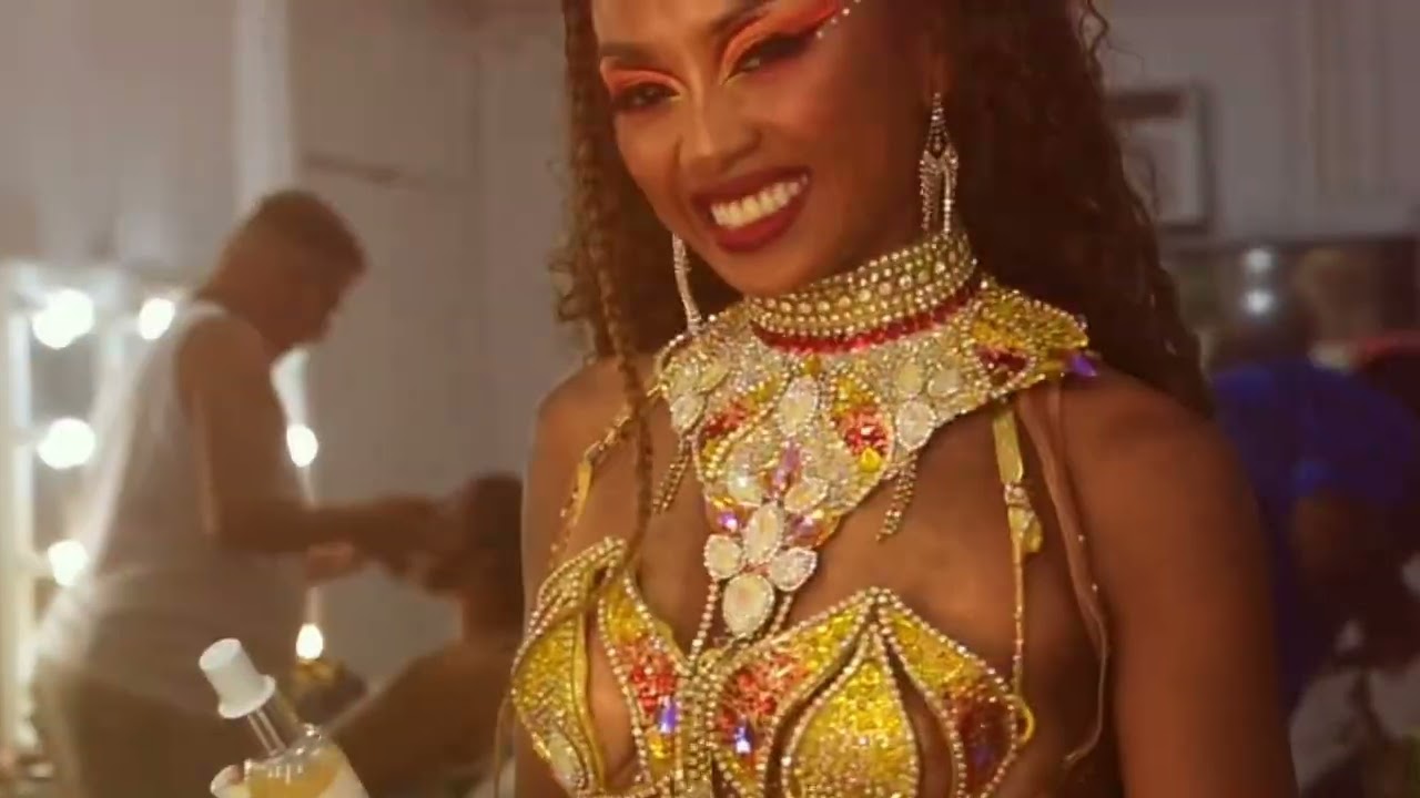 I Made a Led Phoenix Hiroquai Costume for a Samba Queen at Rio’s Carnival