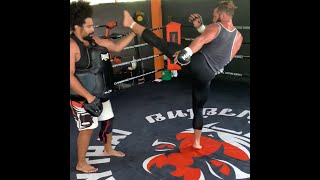 Rafael Fiziev padwork with Matthew Semper ahead of UFC 286