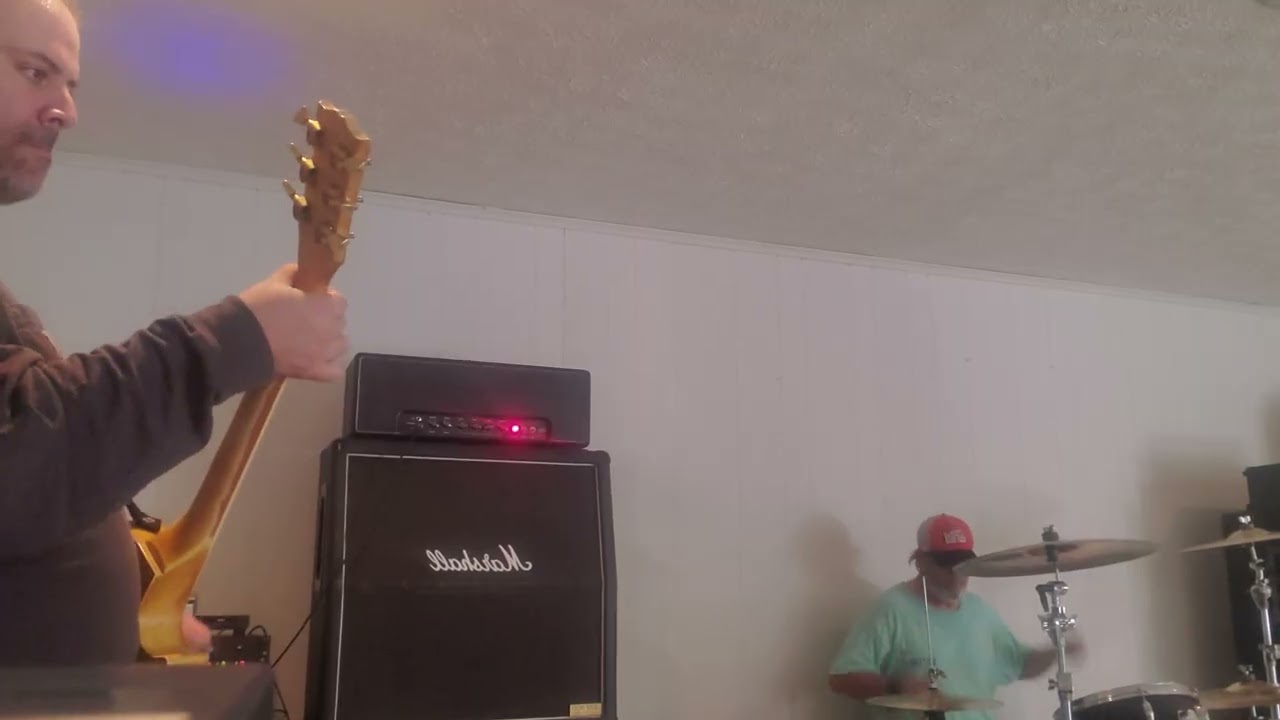 Riff - YouTube
