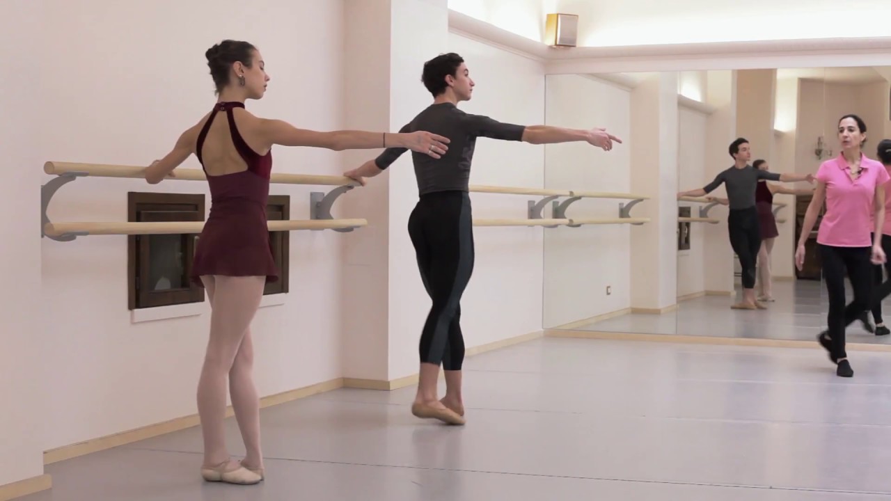 Ballet class Sophie Sarrote Teatro alla Scala sbarra