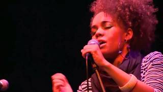 Andreya Triana feat Fink &amp; Bonobo - Draw The Stars Acoustic Live @ Paris