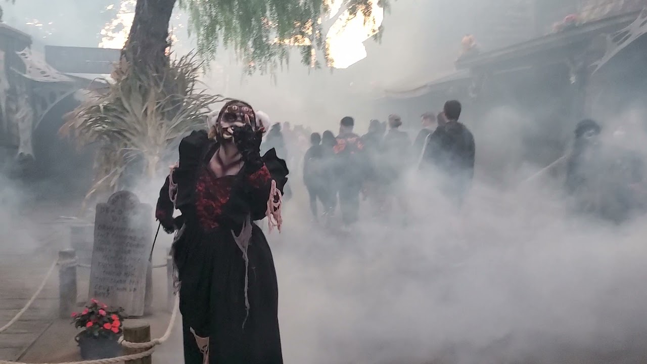 Knotts Scary Farm Ghost Town Streets 2021 right after opening ceremony.