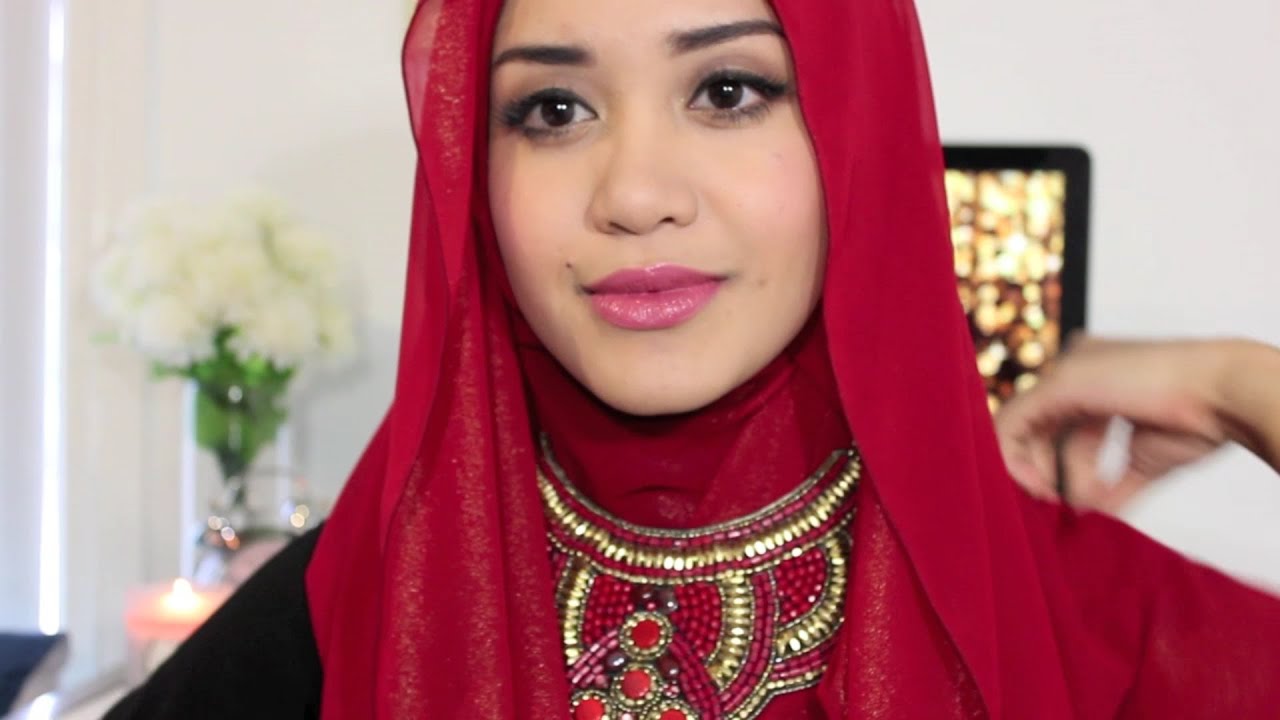 Hijab Tutorial Easy Way To Wear Necklace YouTube