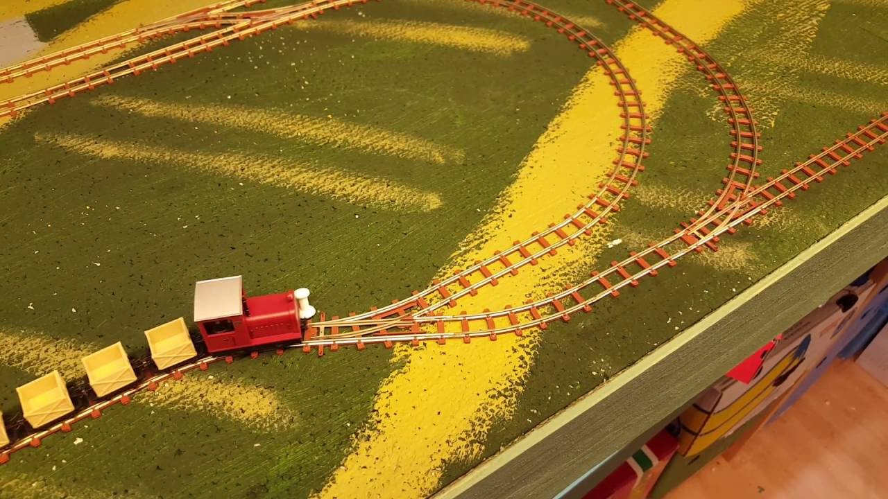 MiniTrains new track system - Run-test forward through switches - YouTube