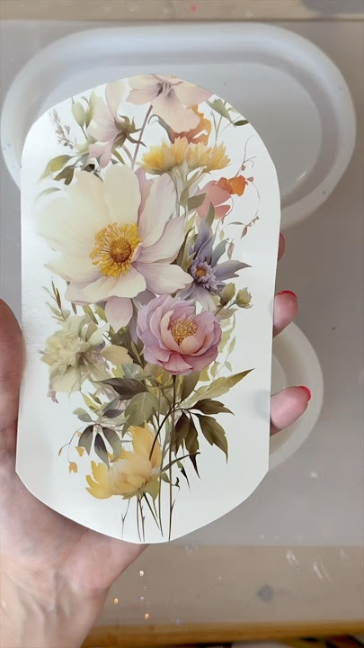 Two different backgrounds using the velvet technique #resincrafts #resinart