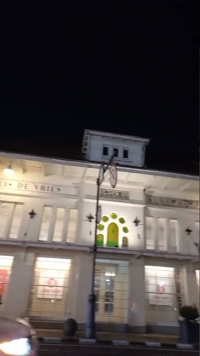 Jalan Asia Afrika Bandung di malam hari ~