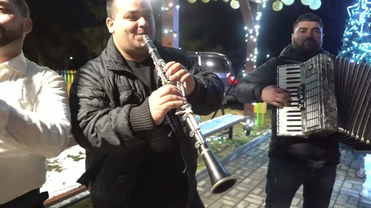 Юли Лъвчето 2024 new Майка щерка изпраща; 0887898933 studio biser4k 0898531514