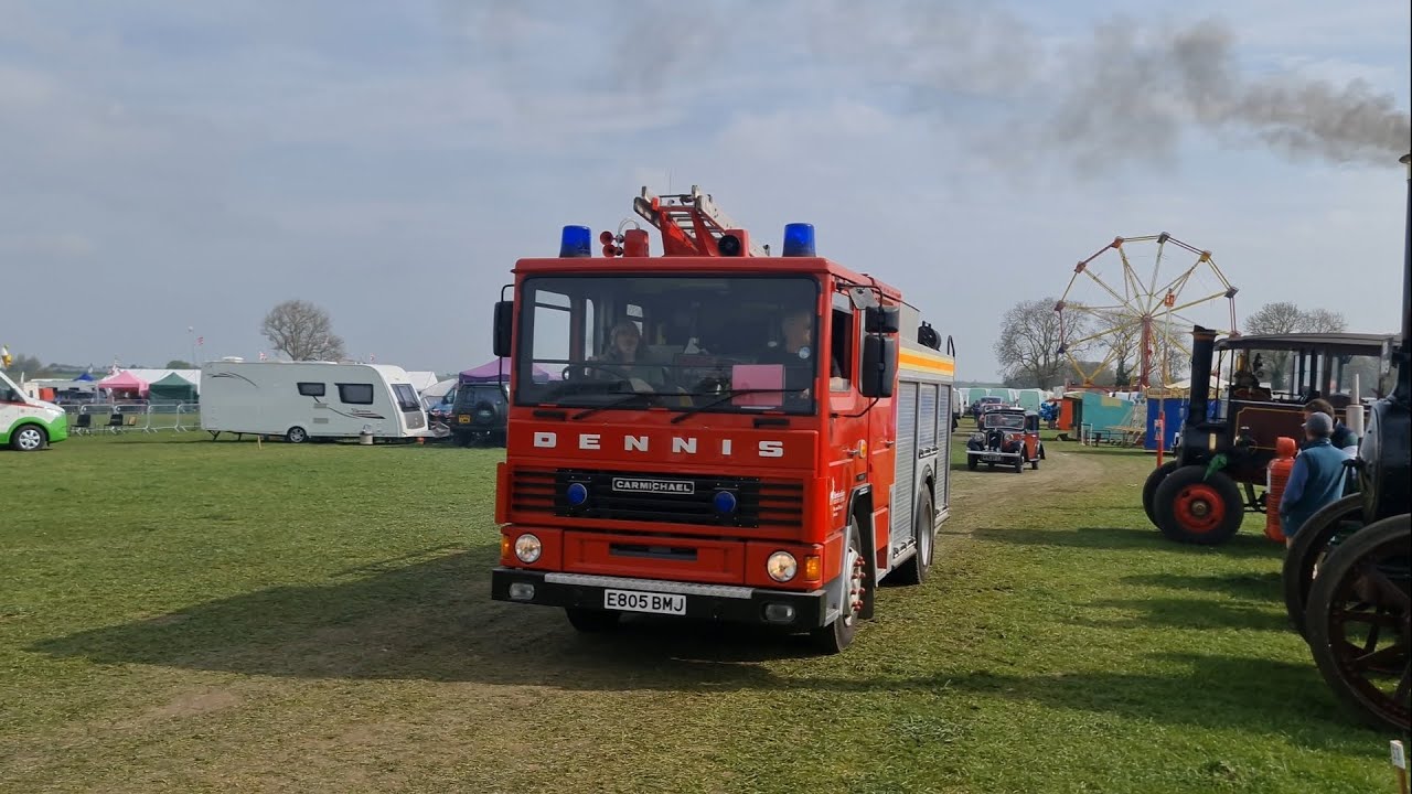Alexander Dennis fire engine in the 70s - YouTube
