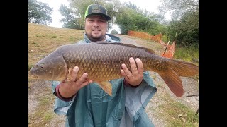 :   /      GIANT CARP FISHING , CHICAGO RIVER.