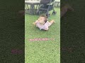 手足絶対に芝生に触らせまいと頑張ってるのが可愛すぎる😂#shorts #baby #0歳 #ベビー #可愛い赤ちゃん #可愛い #赤ちゃん #女の子 #令和4年ベビー #芝生#公園