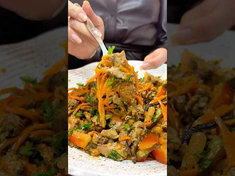 Шикарный теплый с куриной печенью #салат #рецепт #еда #врек #новыйгод