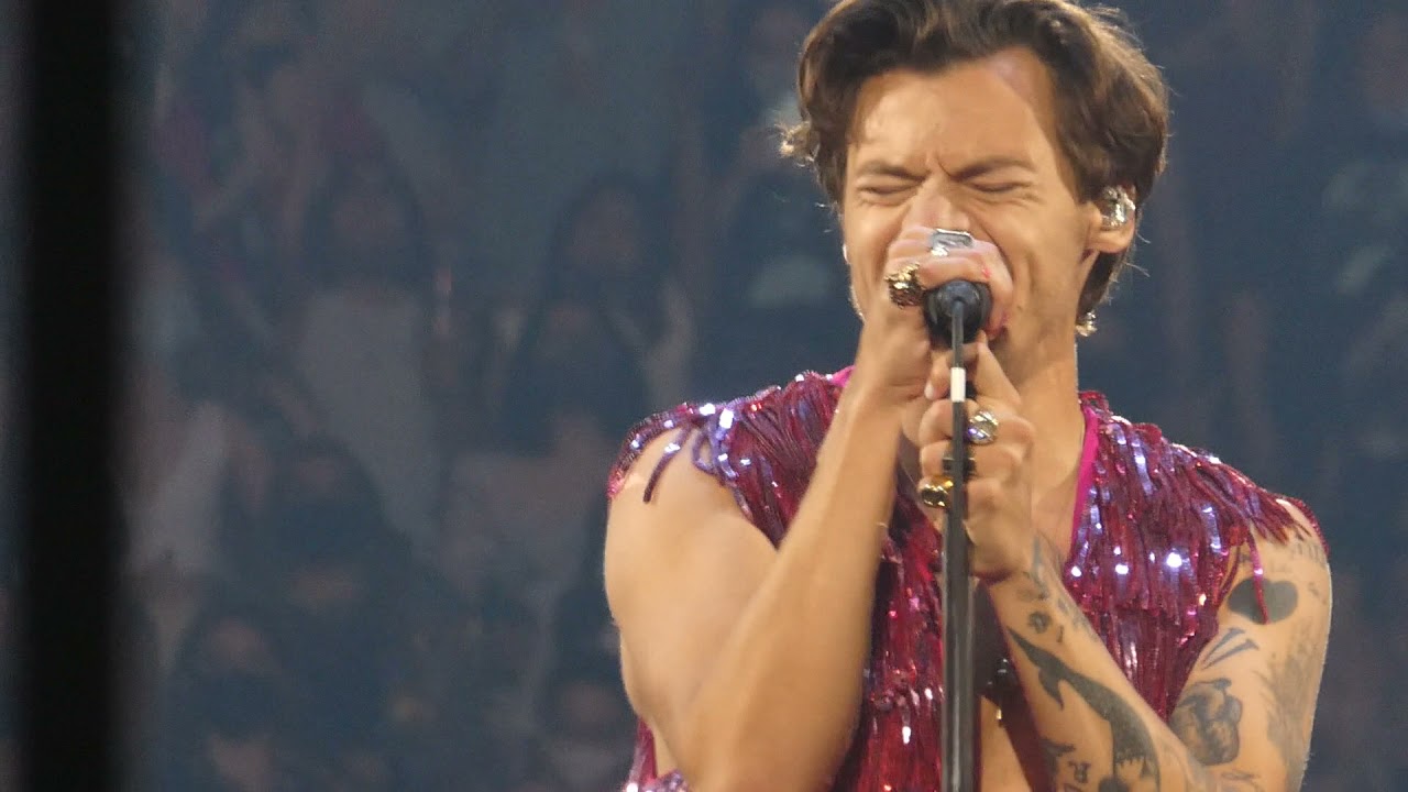Adore You (clip 2/2) - Harry Styles, 4 September 2021
