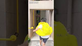 How Does A Man Escape From A Security Guard?