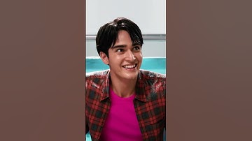 Jinu the Mermaid?! Kpop’s Funniest Transformation Yet #funny #kpop 🧜🏻‍♂️💦 #sajaboys #rumi