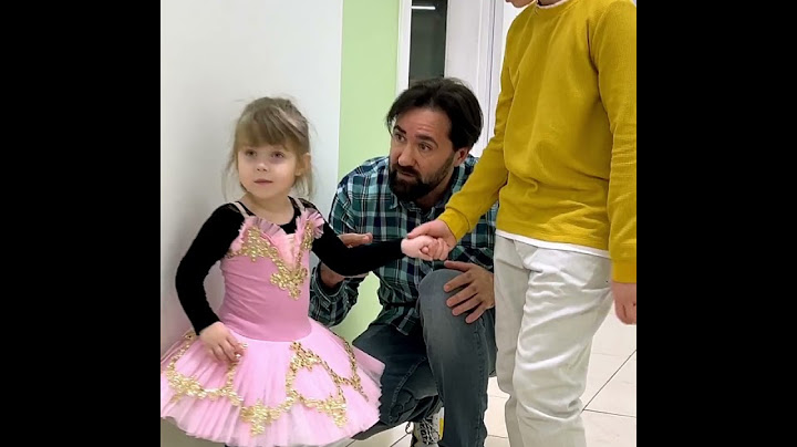 A little girl was shy at her first ballet lesson #shorts
