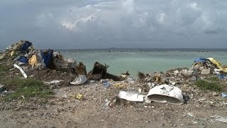 'Toxic bomb' ticks on Maldives rubbish island