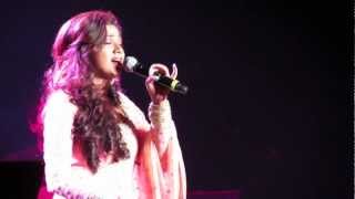 Shreya Ghoshal Singing Tujh Mein Rab Dikhta Hai Live