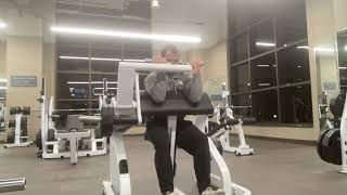 Techno gym plate loaded preacher curl machine