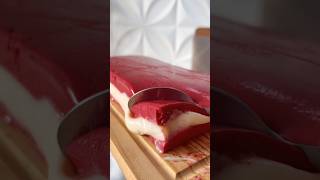 MOUSSE DE MORANGO RED VELVET TRUFADO DE CORTE
