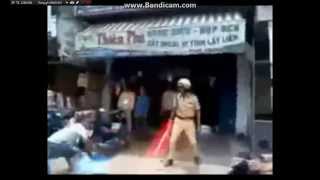 Cù Song Hà thách đấu kiếm Laser với cảnh sát Hải. screenshot 2