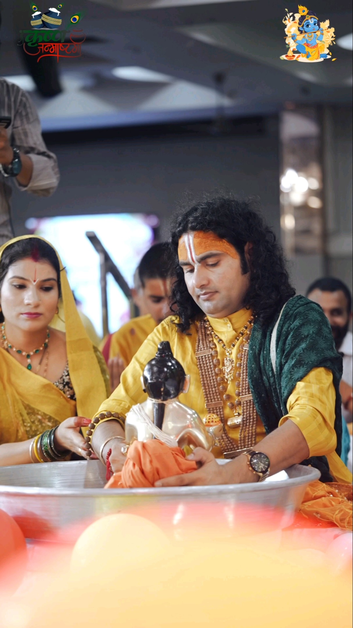 श्रीकृष्ण जन्माष्टमी के पावन उपलक्ष्य में भव्य हुए श्री ठाकुरजी के दिव्य अभिषेक और श्रृंगार के दर्शन