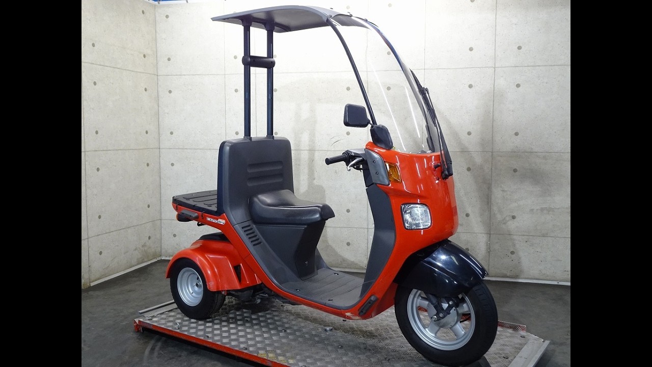 キャノピー3輪 ピザ配達の3輪バイクでレース!?ホンダ・ジャイロというミニバイク