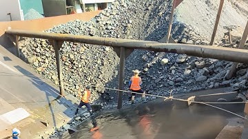 Barge unloading ore and cobblestone - relaxing flow - barge work vlog